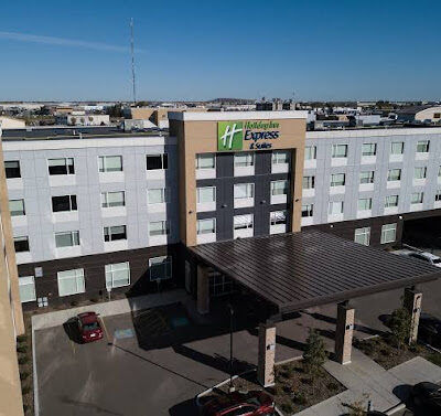 Holiday Inn Express & Suites West Edmonton-Mall Area by IHG