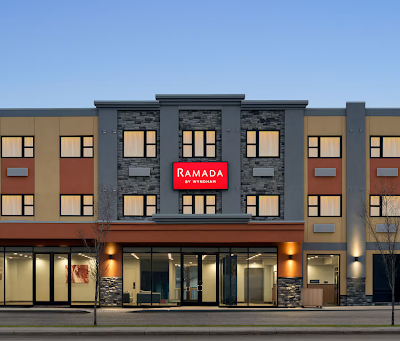 Ramada by Wyndham West Edmonton Hotel & Suites