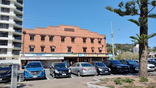 De-Luxe Theatre